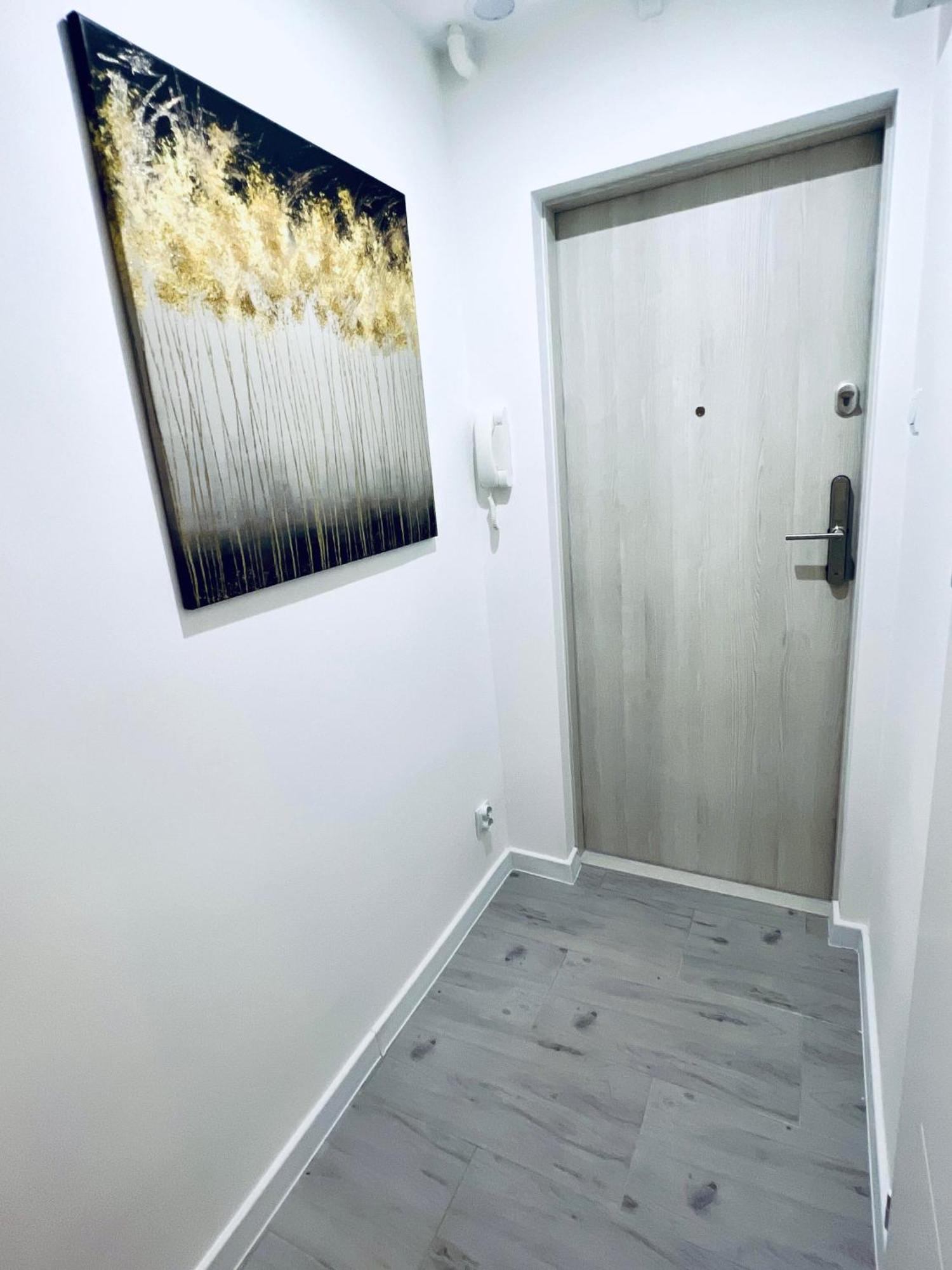 Apartament Happy Place Family & Business Targi Келце Екстериор снимка