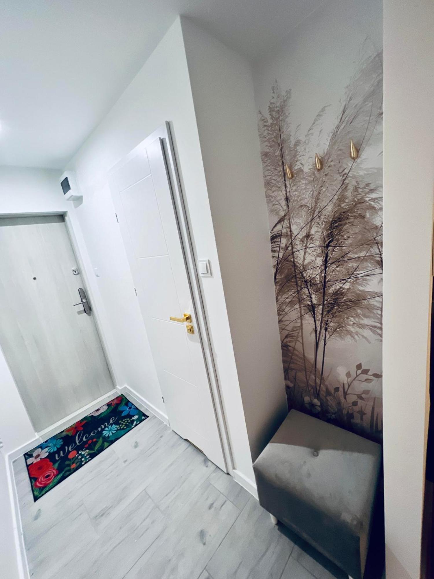 Apartament Happy Place Family & Business Targi Келце Екстериор снимка